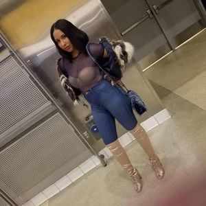 Meet your Posher, Desiree